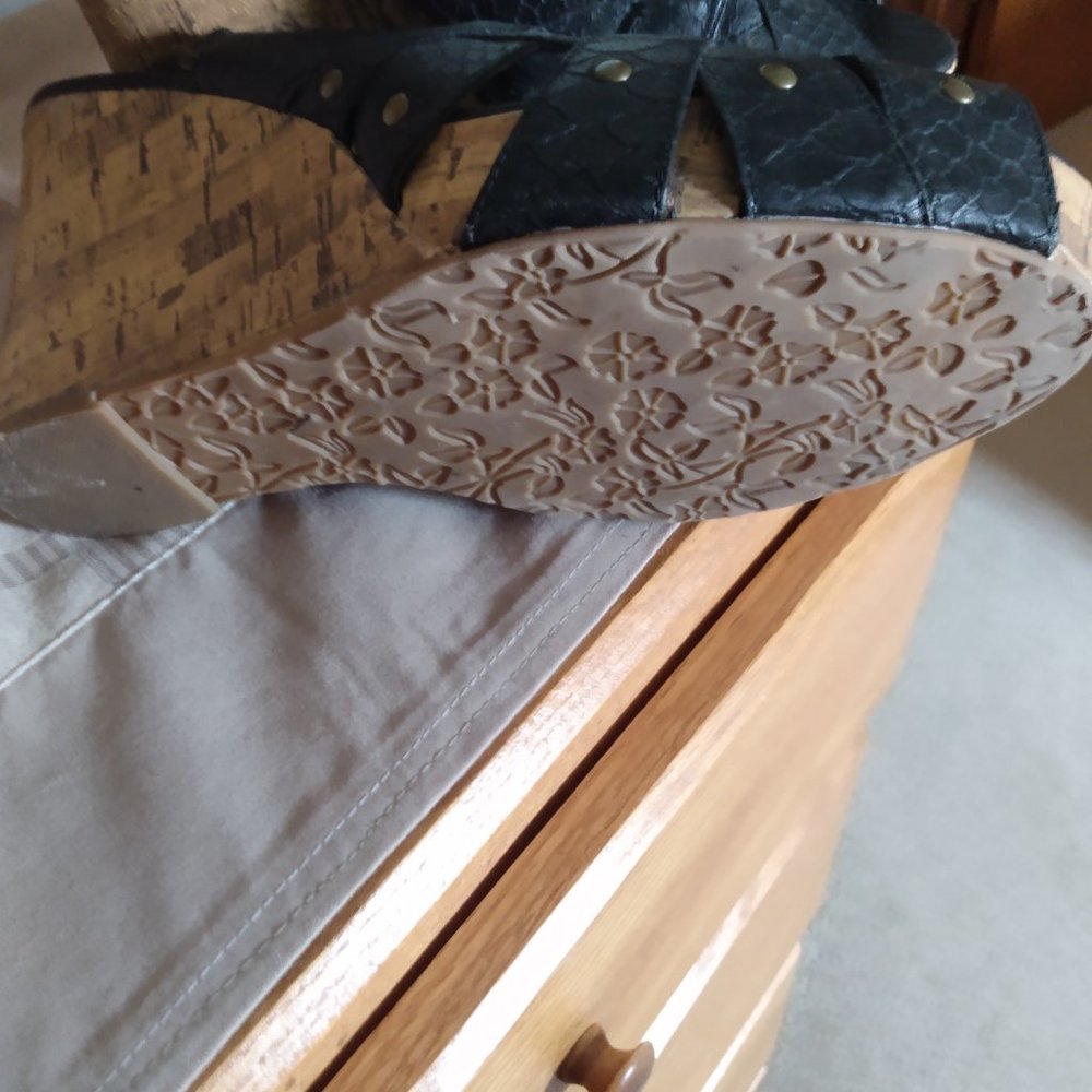 Shoes - Picture 2 of 2